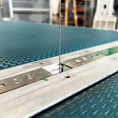 패스트 와이어 CNC 부드러운 딱딱한 폼 콘투르 절단 기계 0.8mm PU 폼 절단기