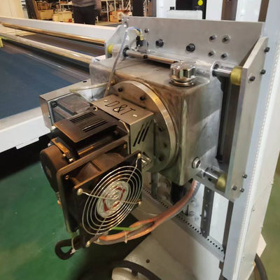 CE 인증을 받은 2D 및 3D 스펀지 형태 절단을 위한 고정밀 및 효율성을 갖춘 CNC 듀얼 진동 블레이드 폼 커터