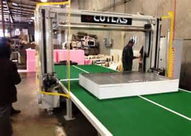 자동적인 갯솜 절단기 Cnc 유액 갯솜 전류를 고주파로 변환시키는 잎 절단기